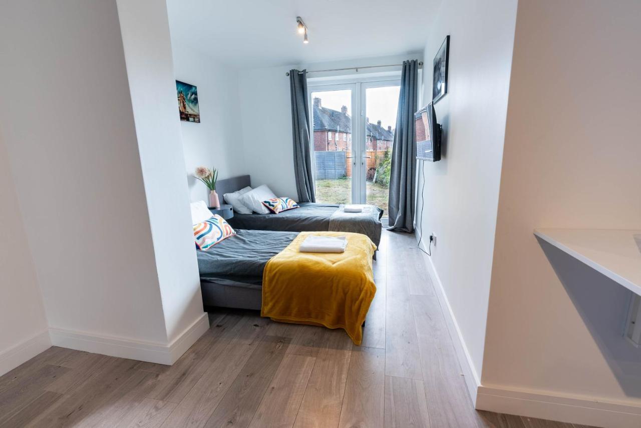 Flat 03 Studio Flat Near Aylesbury Station Free Parking Exteriör bild