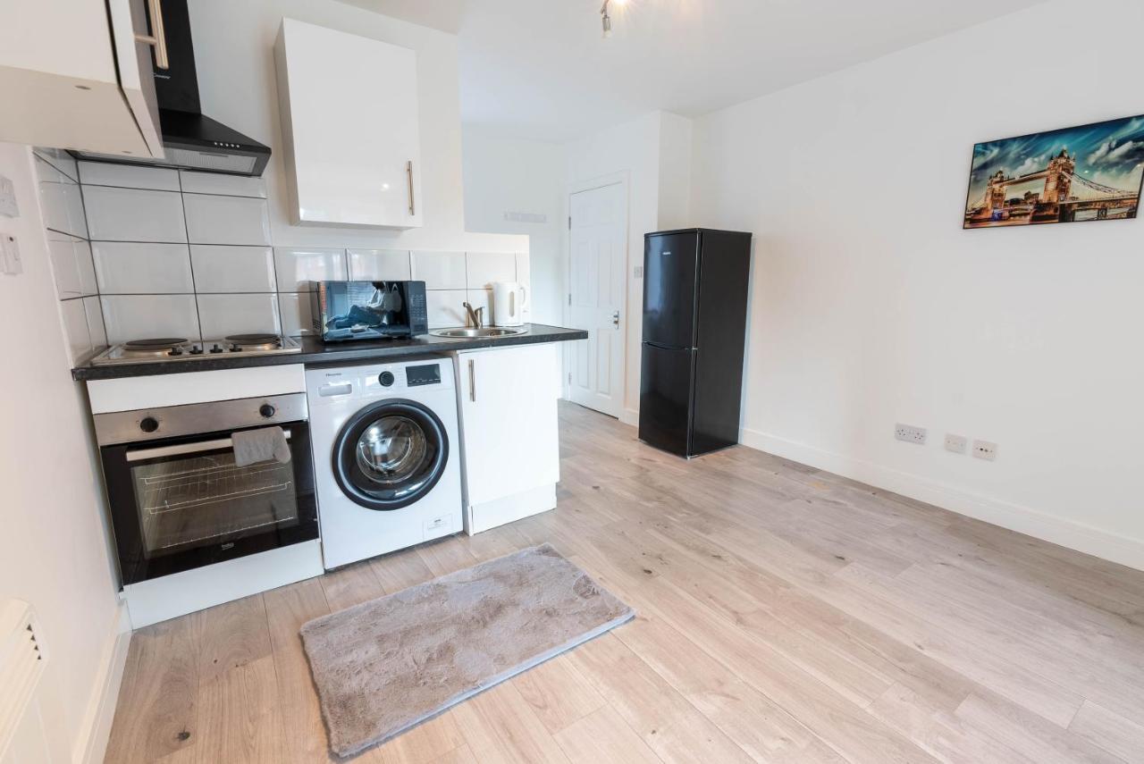 Flat 03 Studio Flat Near Aylesbury Station Free Parking Exteriör bild